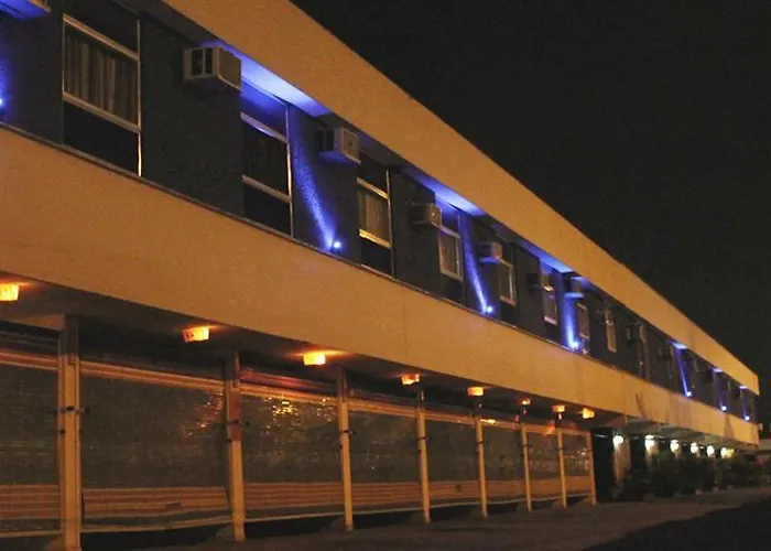 Status Motel